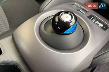 Хэтчбек Nissan Leaf 2022 в 