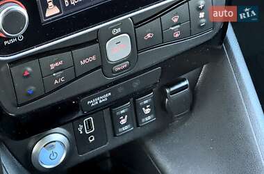 Хетчбек Nissan Leaf 2020 в 