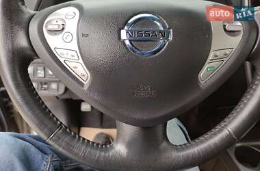 Хетчбек Nissan Leaf 2016 в 