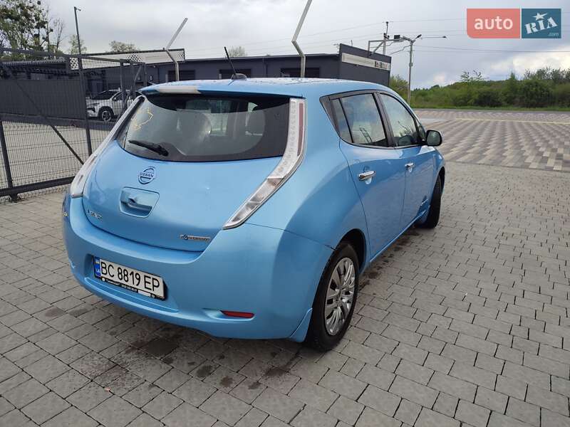 Хэтчбек Nissan Leaf 2015 в Львове