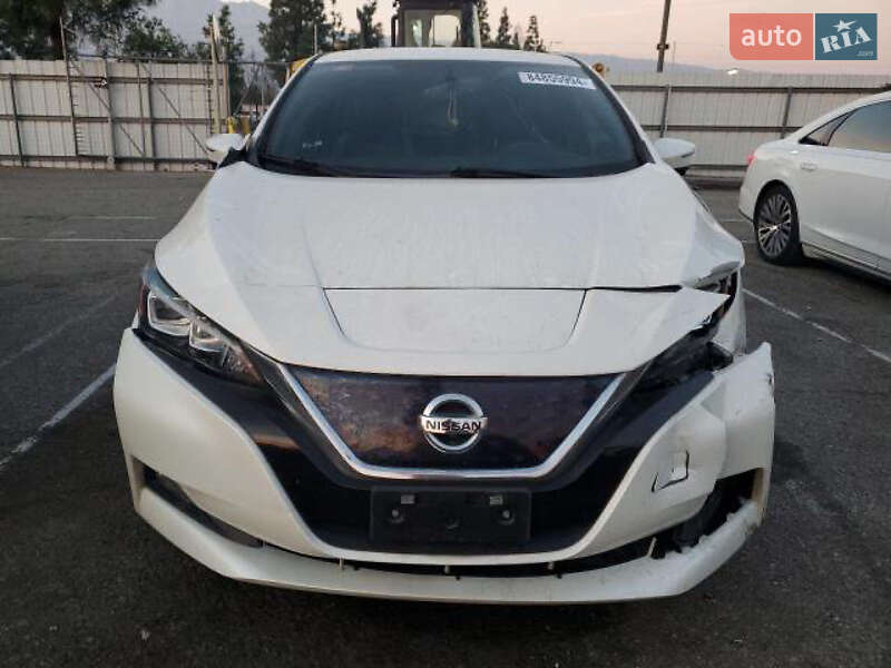 Хетчбек Nissan Leaf 2018 в 