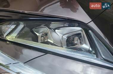 Хетчбек Nissan Leaf 2018 в 