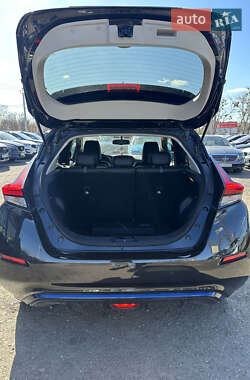 Хетчбек Nissan Leaf 2020 в 