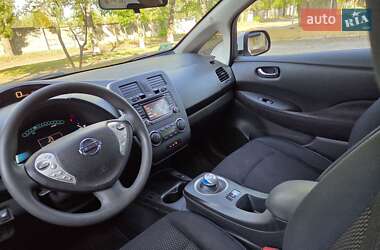 Хэтчбек Nissan Leaf 2016 в 