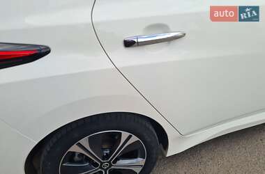 Хетчбек Nissan Leaf 2020 в 