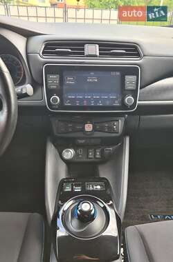 Хетчбек Nissan Leaf 2020 в 