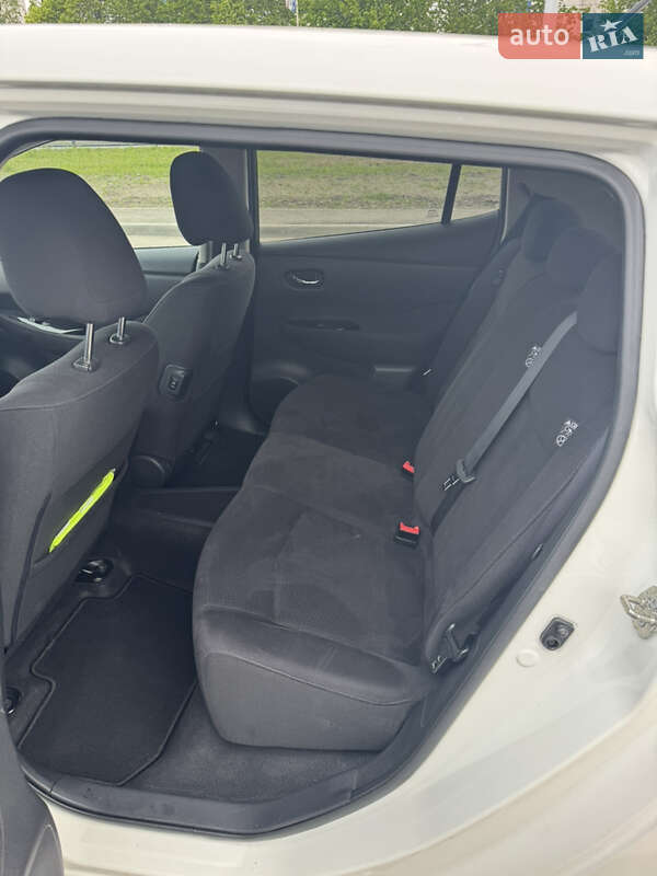 Хэтчбек Nissan Leaf 2013 в Чернигове