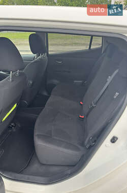 Хетчбек Nissan Leaf 2013 в 