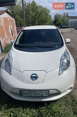 Хэтчбек Nissan Leaf 2015 в Яготине