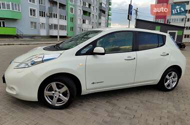 Хетчбек Nissan Leaf 2012 в 