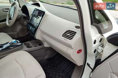 Хетчбек Nissan Leaf 2012 в 