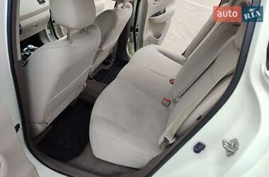 Хетчбек Nissan Leaf 2012 в 