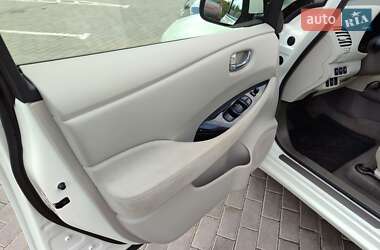 Хетчбек Nissan Leaf 2012 в 