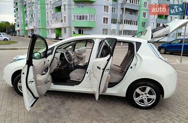 Хетчбек Nissan Leaf 2012 в 