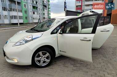 Хетчбек Nissan Leaf 2012 в 