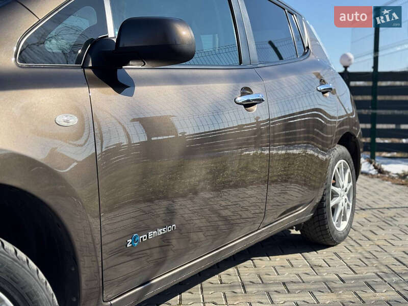 Хэтчбек Nissan Leaf 2017 в Стрые