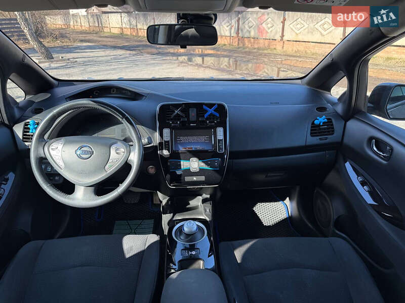 Хэтчбек Nissan Leaf 2017 в Стрые