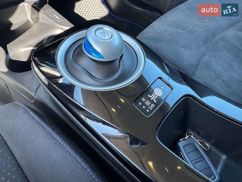 Хэтчбек Nissan Leaf 2017 в Стрые