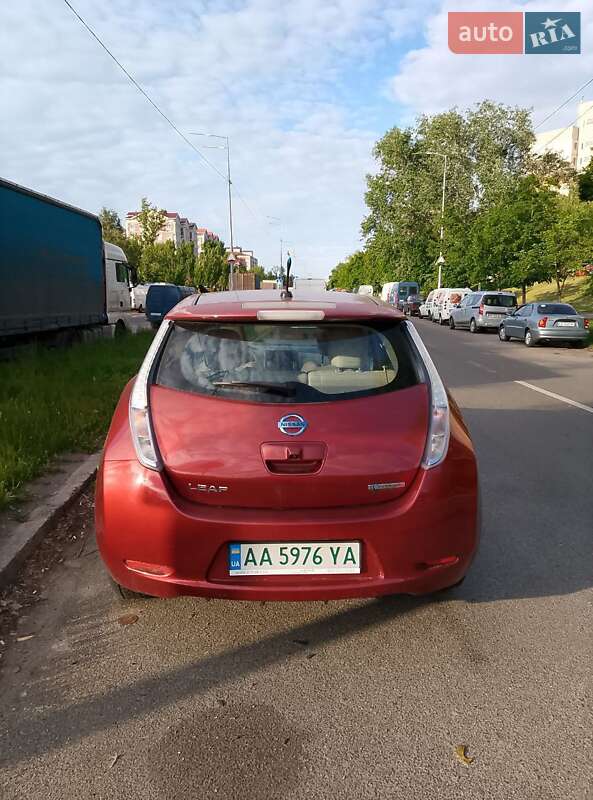 Хетчбек Nissan Leaf 2011 в Києві