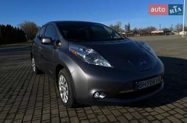 Хетчбек Nissan Leaf 2015 в 