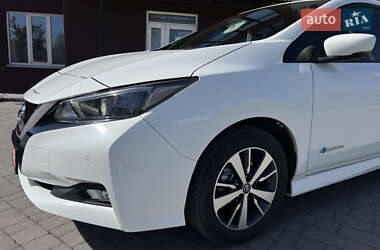 Хэтчбек Nissan Leaf 2018 в 