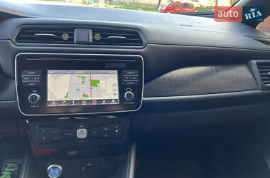 Хэтчбек Nissan Leaf 2018 в 