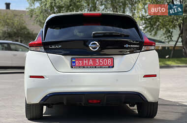 Хэтчбек Nissan Leaf 2018 в 