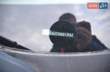 Хэтчбек Nissan Leaf 2013 в 