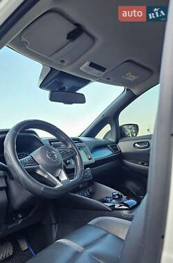 Хэтчбек Nissan Leaf 2018 в 