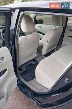 Хэтчбек Nissan Leaf 2012 в 