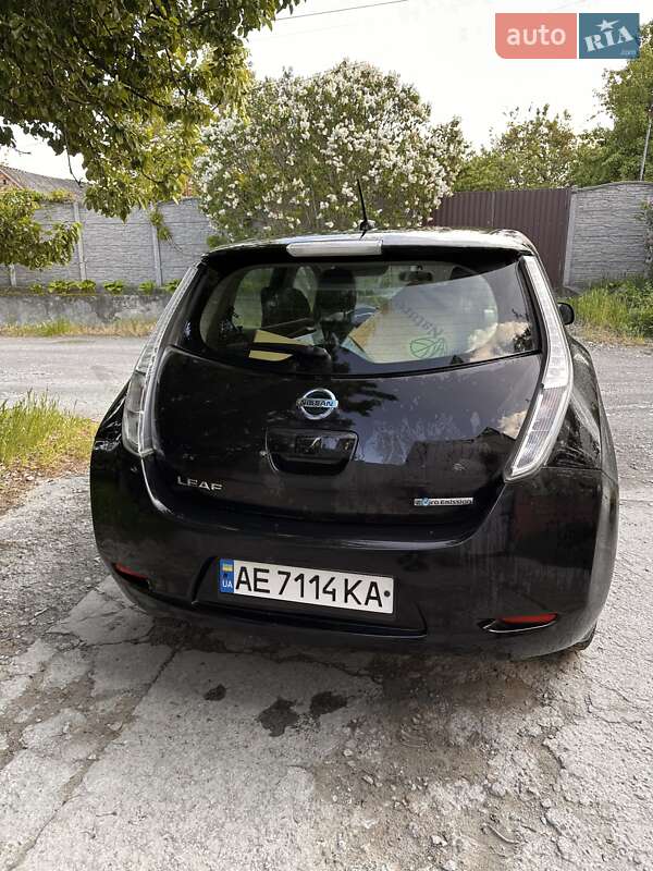 Хэтчбек Nissan Leaf 2016 в Днепре