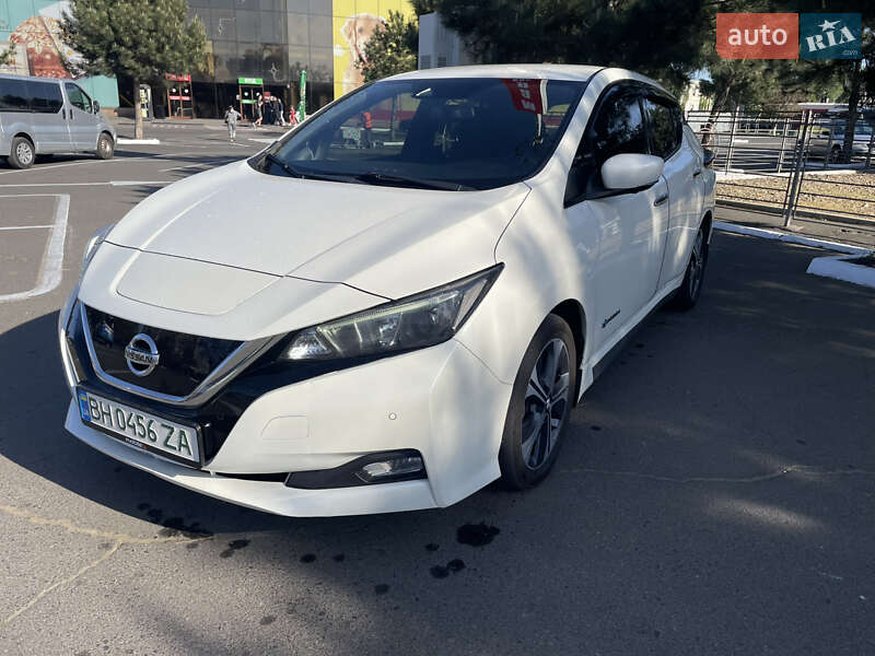 Хэтчбек Nissan Leaf 2017 в Одессе