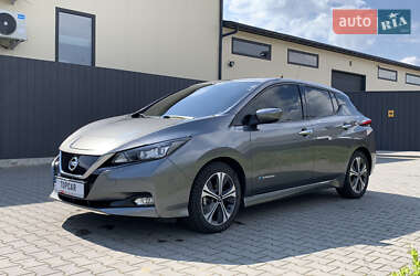 Хэтчбек Nissan Leaf 2019 в 