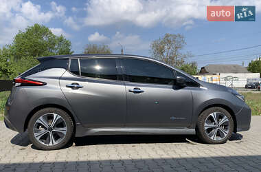 Хэтчбек Nissan Leaf 2019 в 