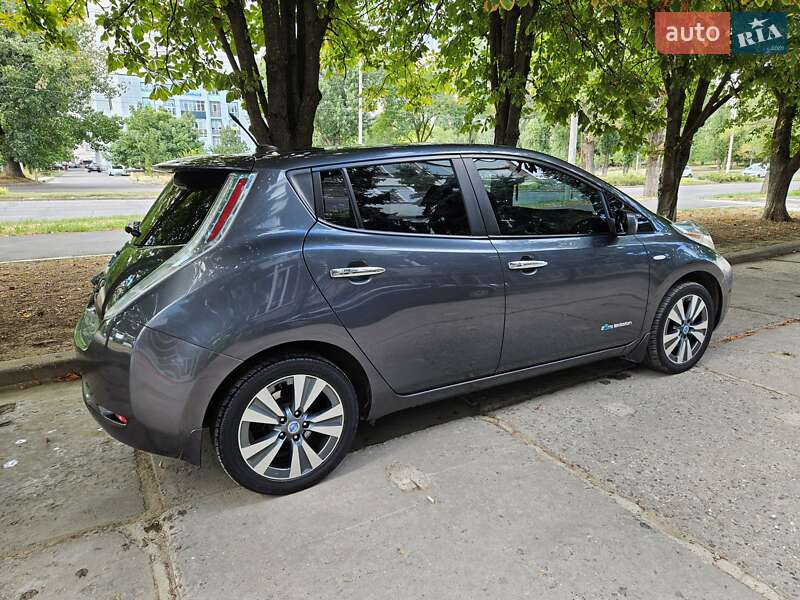 Хетчбек Nissan Leaf 2013 в Одесі