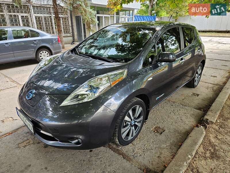 Хетчбек Nissan Leaf 2013 в Одесі