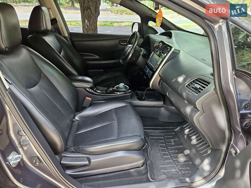 Хетчбек Nissan Leaf 2013 в Одесі