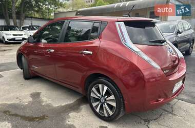 Хетчбек Nissan Leaf 2013 в 