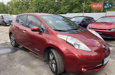 Хетчбек Nissan Leaf 2013 в 