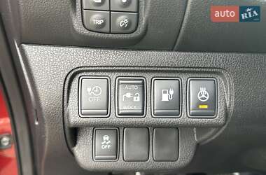 Хетчбек Nissan Leaf 2013 в 
