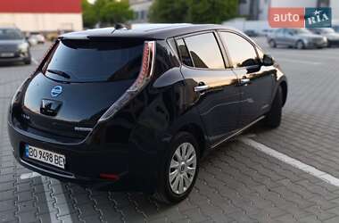 Хетчбек Nissan Leaf 2015 в 