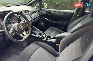 Хэтчбек Nissan Leaf 2022 в 