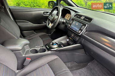 Хэтчбек Nissan Leaf 2022 в 