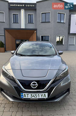 Хетчбек Nissan Leaf 2022 в 