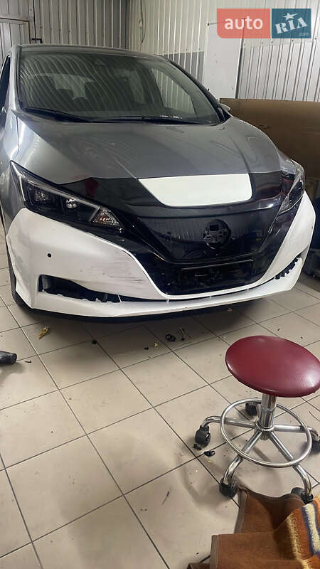 Хэтчбек Nissan Leaf 2023 в Одессе