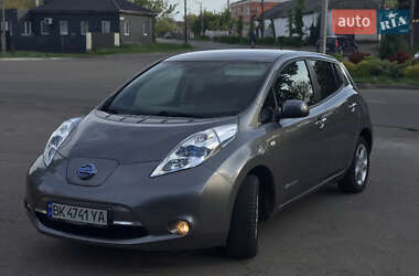 Хетчбек Nissan Leaf 2015 в Ніжині