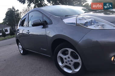 Хетчбек Nissan Leaf 2015 в 