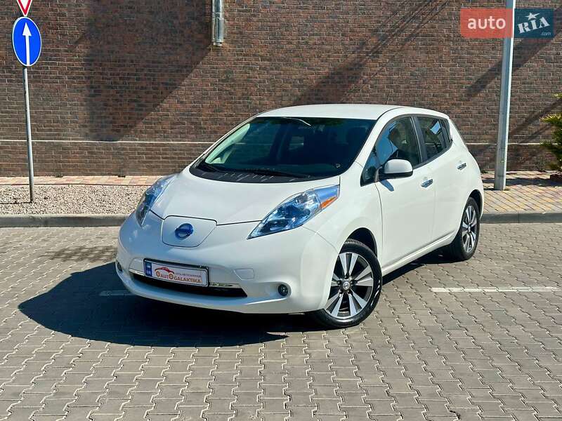 Хетчбек Nissan Leaf 2016 в 
