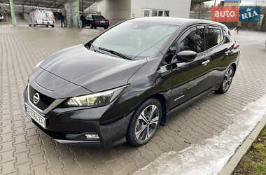 Хэтчбек Nissan Leaf 2018 в Черновцах