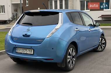 Хэтчбек Nissan Leaf 2013 в 